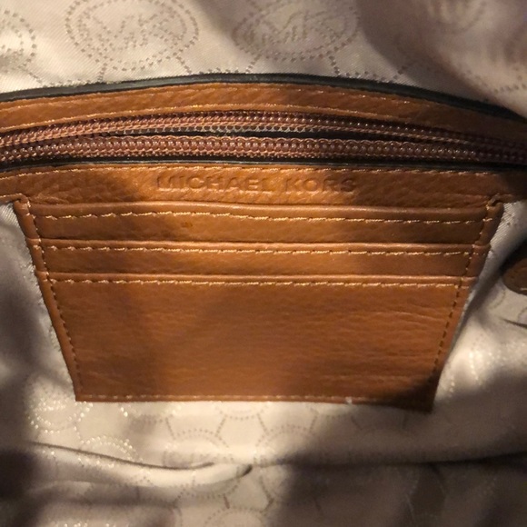 Michael Kors ♏️ Crossbody - Picture 8 of 11